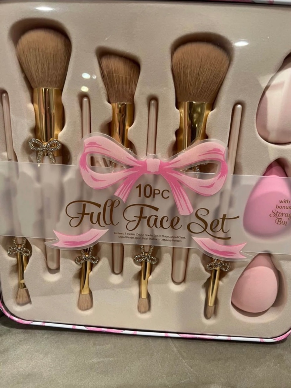 Coquette bow pink make up brushes